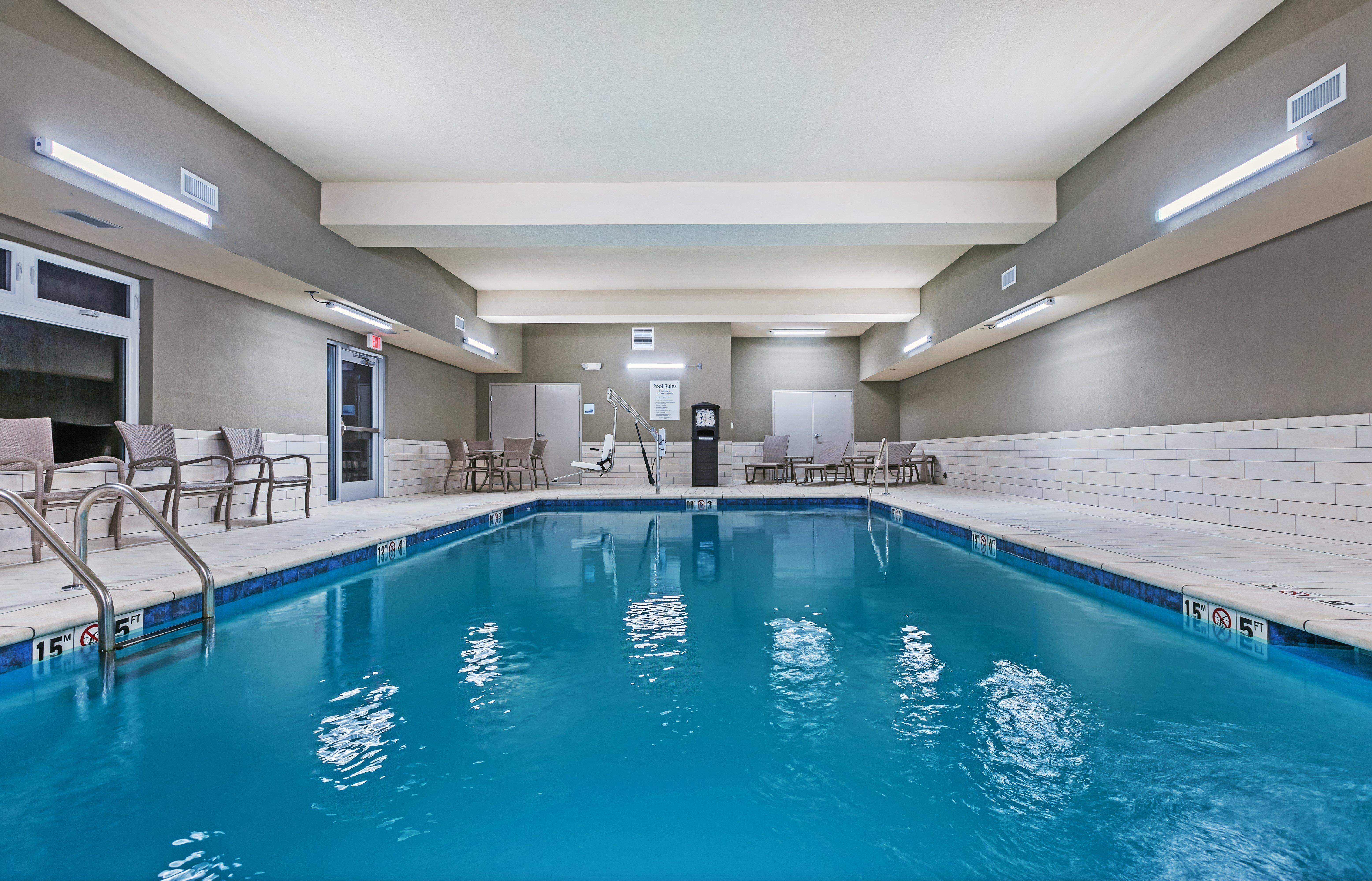Holiday Inn Express & Suites - Coffeyville By Ihg Bagian luar foto