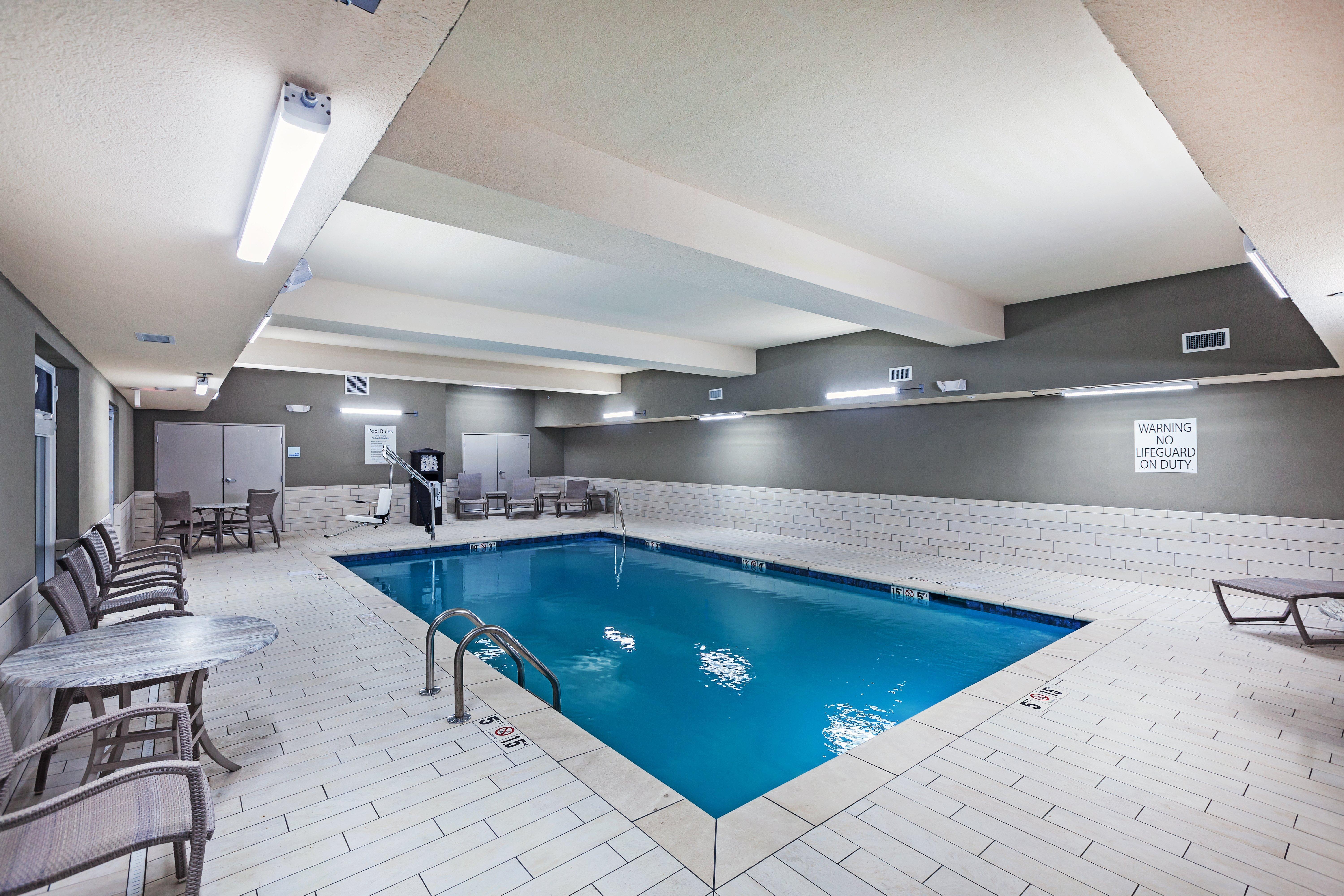 Holiday Inn Express & Suites - Coffeyville By Ihg Bagian luar foto