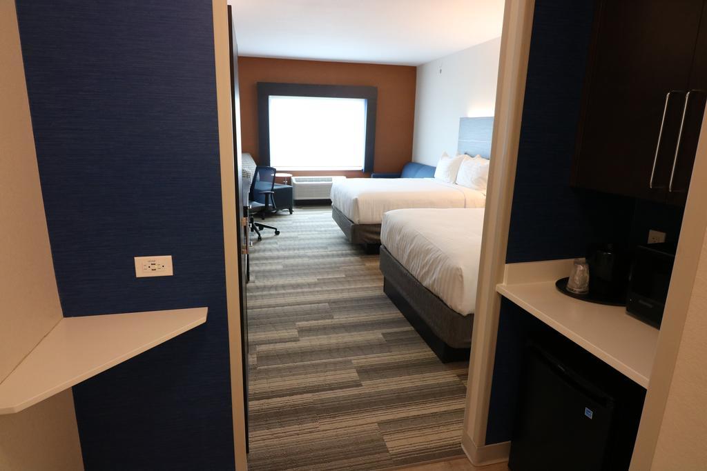 Holiday Inn Express & Suites - Coffeyville By Ihg Bagian luar foto