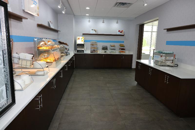 Holiday Inn Express & Suites - Coffeyville By Ihg Bagian luar foto